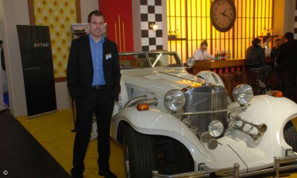 Zotac trumpfte mit diesem Oldtimer (rechts) auf. (Bild: CRN)