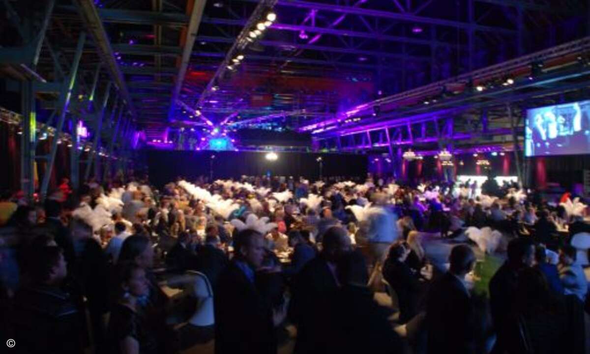 Lockere Atmosphäre bei der Aftershow-Party. (Foto: CRN)