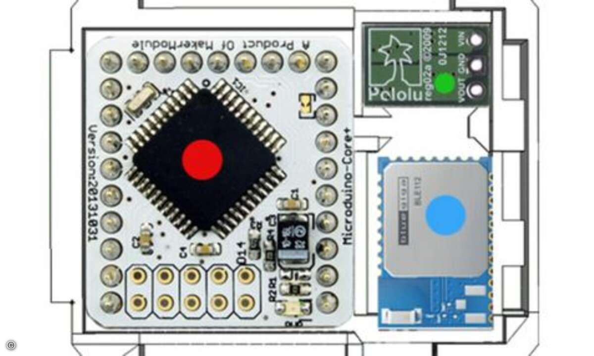 Alles beginnt mit den richtigen Teilen. Dafür hat Erfinder Jonathan Cook eine Checkliste bereitgestellt. Im Innern der Uhr befinden sich drei kleine Boards: Ein Microduino Core+ (rot), ein Bluegiga Bluetooth Low Energy-Chip (BLE112,blau) und ein Span