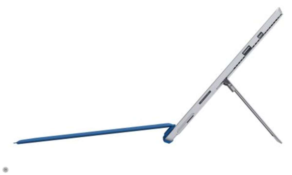 Gleichzeitig mit der Leistungssteigerung ist das Surface 3 leichter (800 Gramm)... (Bild: Microsoft)