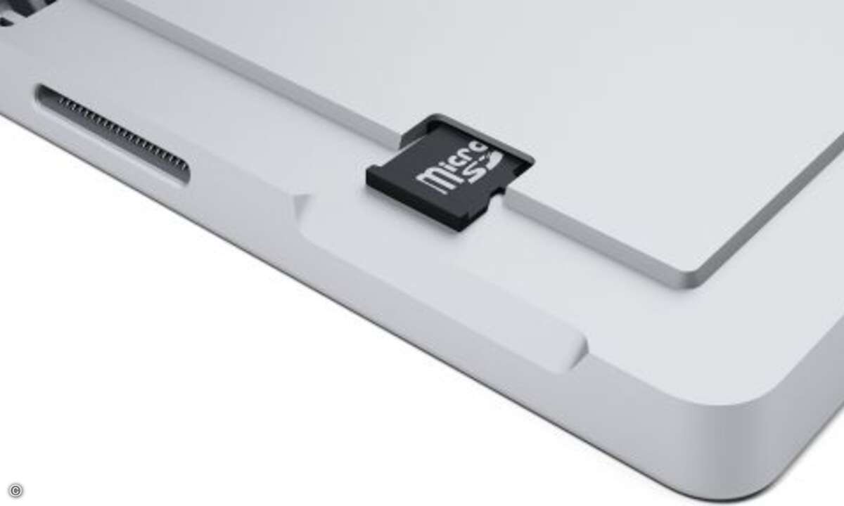 Für Micro-SD-Karten bietet das Surface Pro 3 einen integrierten Slot. (Bild: Microsoft)