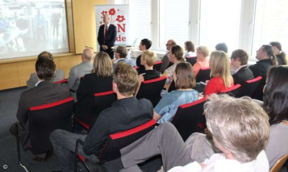 Ein gebanntes Auditorium (Bild: CRN)