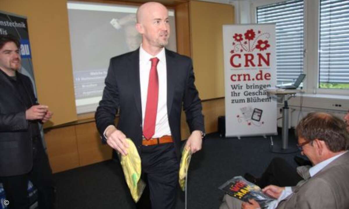 Am Ende des Vortrags gibt es ein kleines WM-Quiz und natürlich die dazu passenden Preise (Bild: CRN)