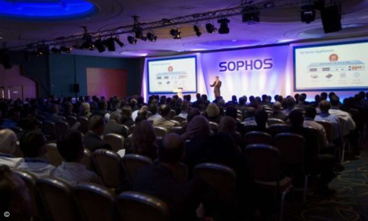 Der große Festsaal war bei den Hauptvorträgen bis auf den letzten Platz gefüllt