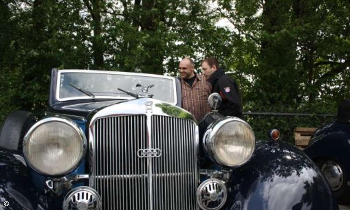 Auf den Spuren von Audi: Die Auto-Wahl von Sebastian Heilmeier und Thomas Schupke ist auf den HORCH 830 Cabrio gefallen... (Bild: Ecom)