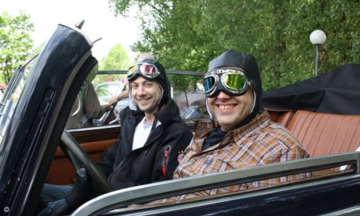 ... diese beiden waren auch bestens und im richtigen Stil für die Tour gerüstet! (Bild: Ecom)