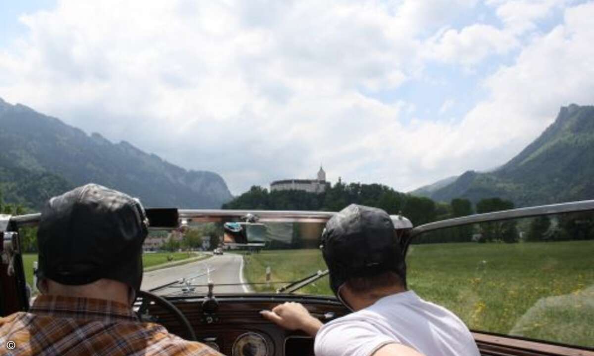 Oben ohne – und doch gut „behütet“: Herrliche Aussicht im Cabrio. (Bild: Ecom)