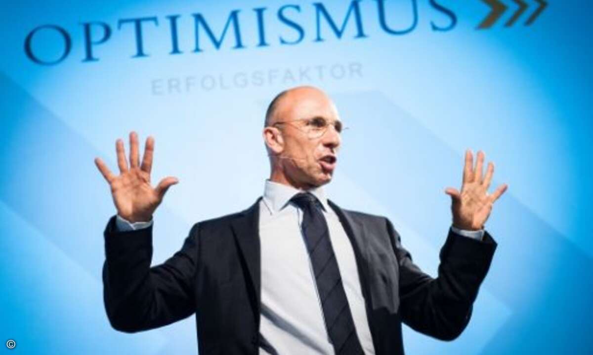 Als Gastredner trat Persönlichkeitstrainer Jörg Löhr auf... (Bild: Bluechip)