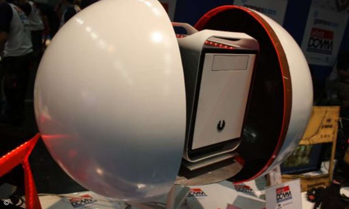 Extravagante Elektronik wird bei Casemodding-Wettbewerb auf der Maker World präsentiert (Bild: Complex-Mods.com)