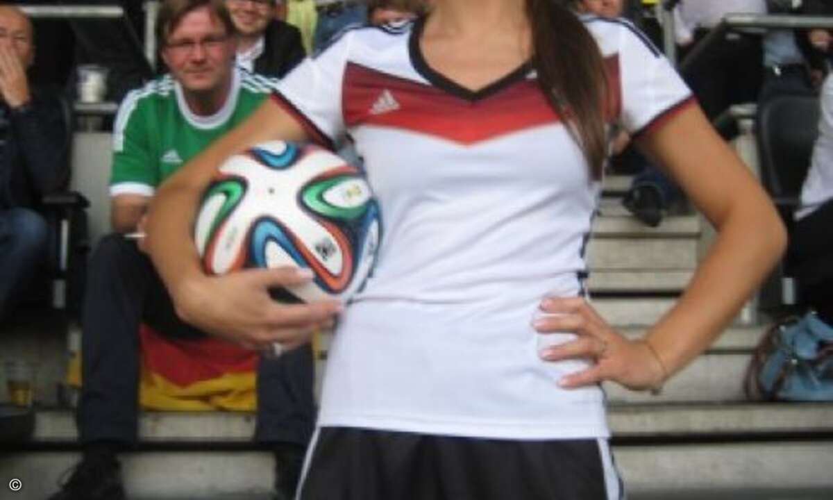 Das Tarox-Marketing-Team hatte sich in Schale geschmießen (Bild: CRN)