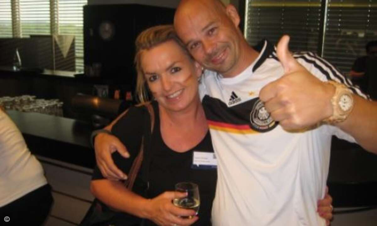 Caroline Schlüter mit Sven Glatter von Comteam (Bild: CRN)