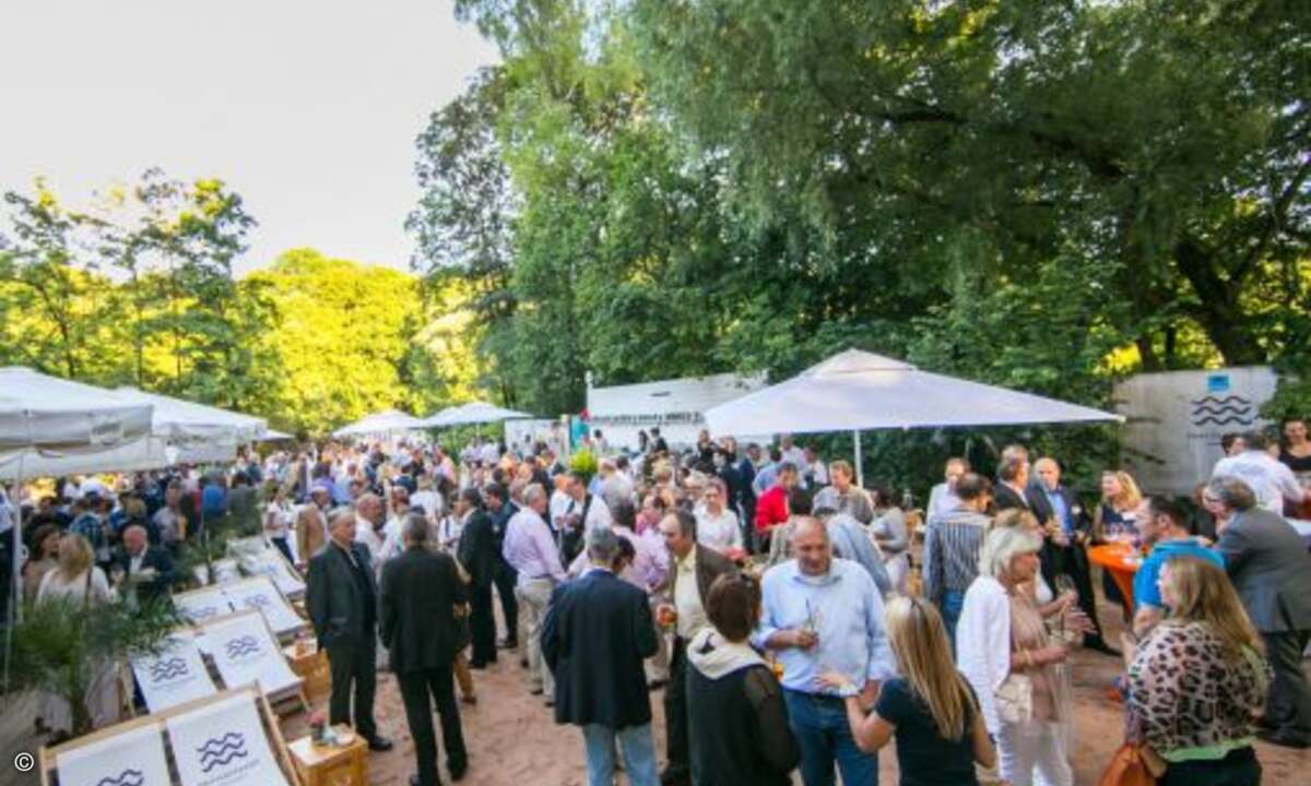 Zahlreiche Persönlichkeiten der High-Tech-Branche gaben an Münchens Copacabana ihr Stelldichein. (Foto: WEKA FACHMEDIEN)