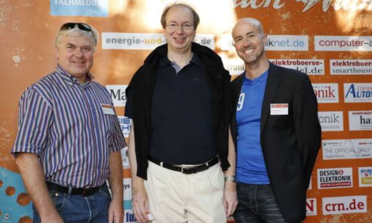 CRN-Chefredakteur Martin Fryba (v. links), mit Lancom-Geschäftsführer Ralf Koenzen (Mitte) und ITK-Publisher Matthäus Hose. (Foto: WEKA FACHMEDIEN)