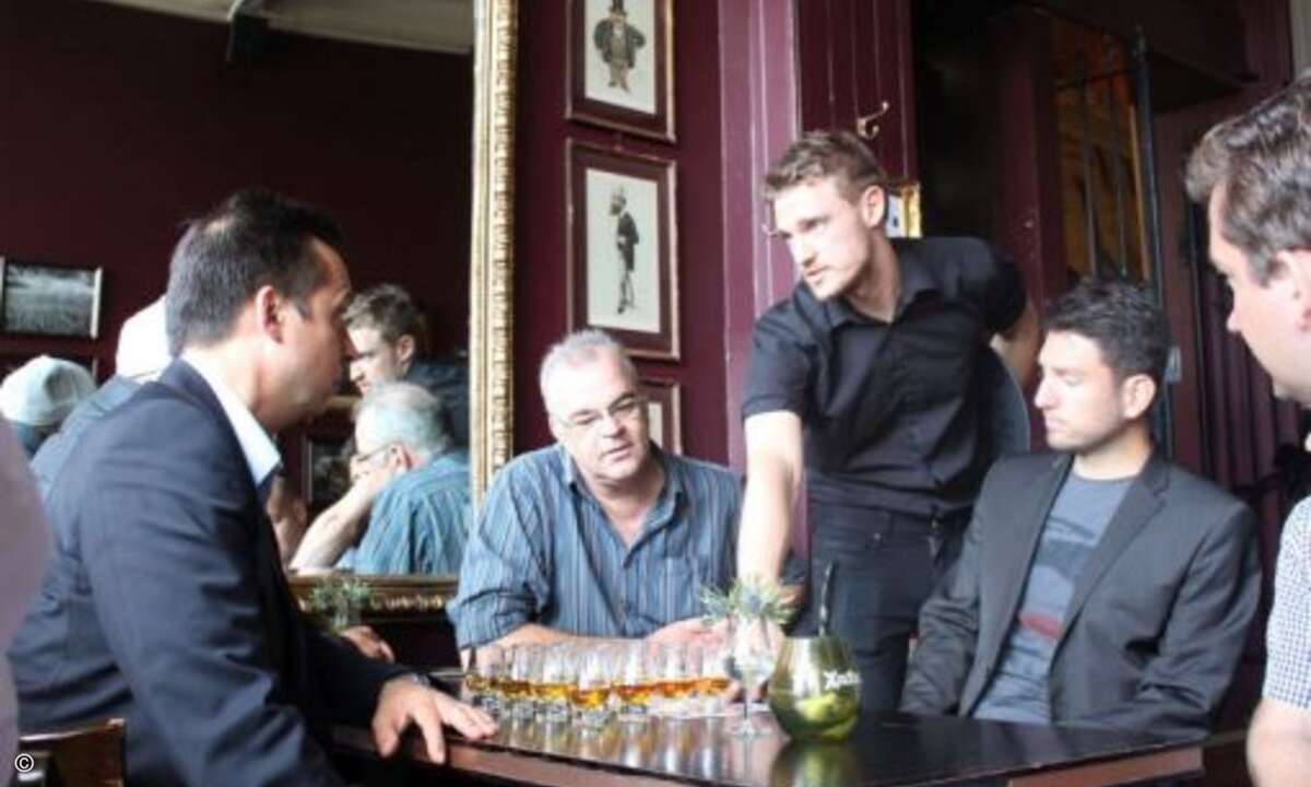 Moderation des Whisky-Experte Tastings. v.l. Torsten Oestmann (Oestmann), Stefan Schlange (EXO3) und Martin Elmer (Glaronia) freuen sich schon auf den Taste. (Foto: Acmeo)