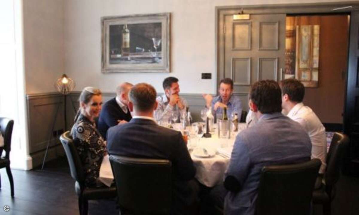 Dinner in St. Andrews. Angeregter Austausch der Acmeo-Partner über Managed Services via GFI Max. Networking unter acmeo Systemhaus-Partnern ist verbreitet und geschätzt. (Foto: Acmeo)