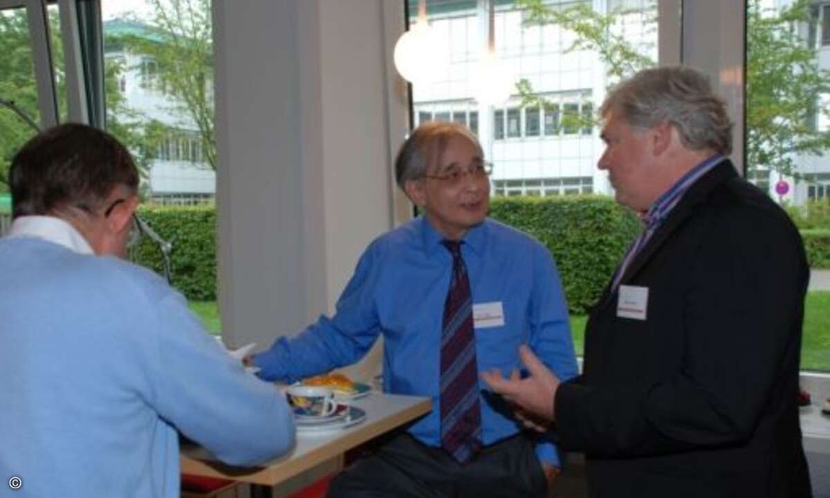 CRN-Chefredakteur Martin Fryba (rechts) im Gespräch mit B.-T. Chin. (Foto: CRN)
