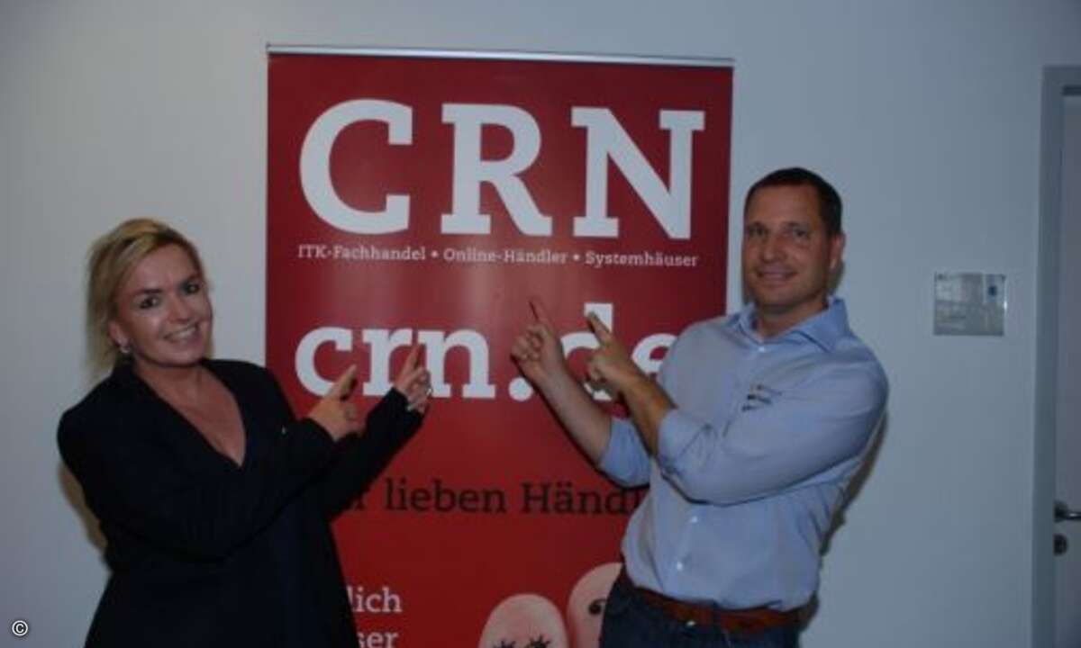 Carolin Schlüter von der CRN (links) mit Sven Langenfeld. (Foto: CRN)
