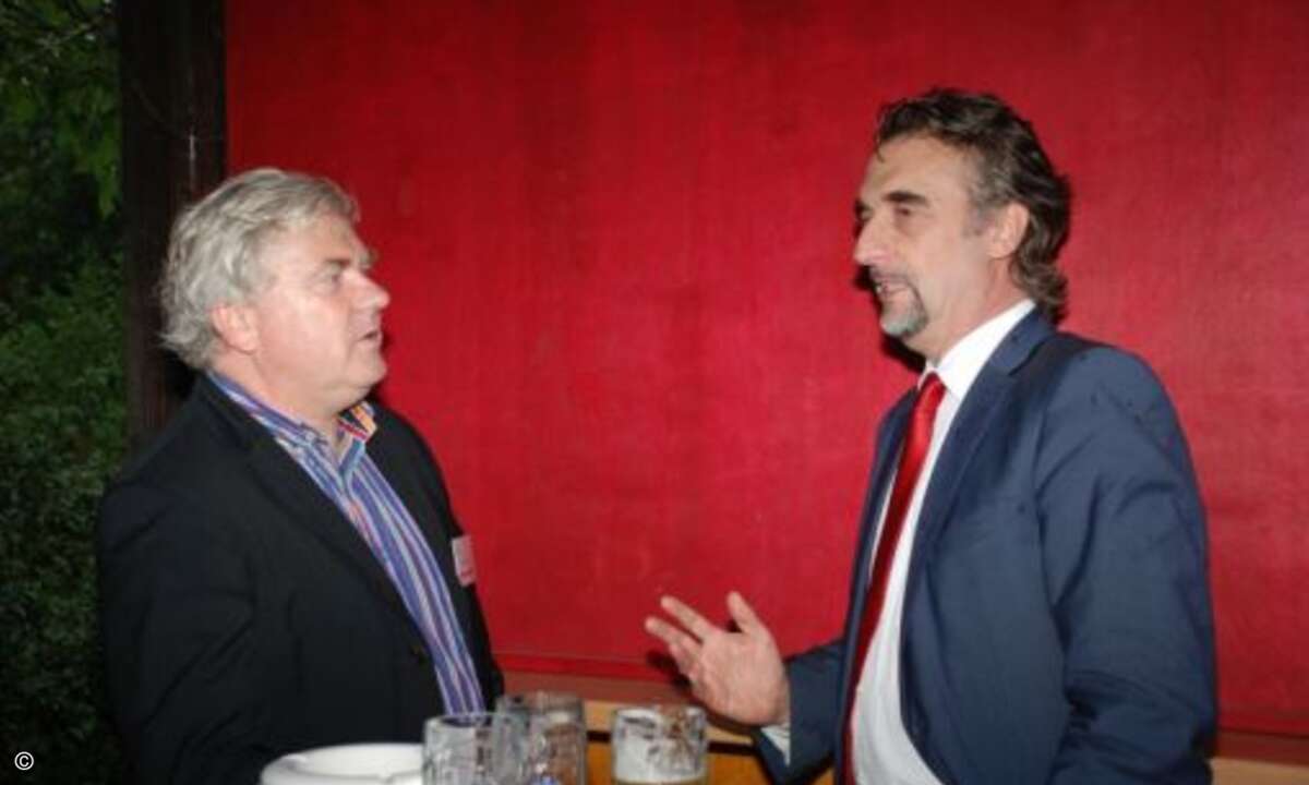 Martin Fryba (links) mit Hans-Peter Winter von IBM. (Foto: CRN)