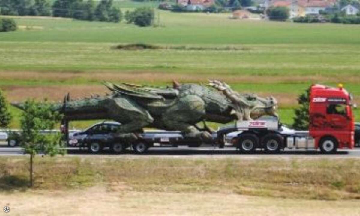 ...und macht sich auf den Weg in seine neue Heimat, das 28 km entfernte Furth im Wald. (Foto: Zollner Elektronik)