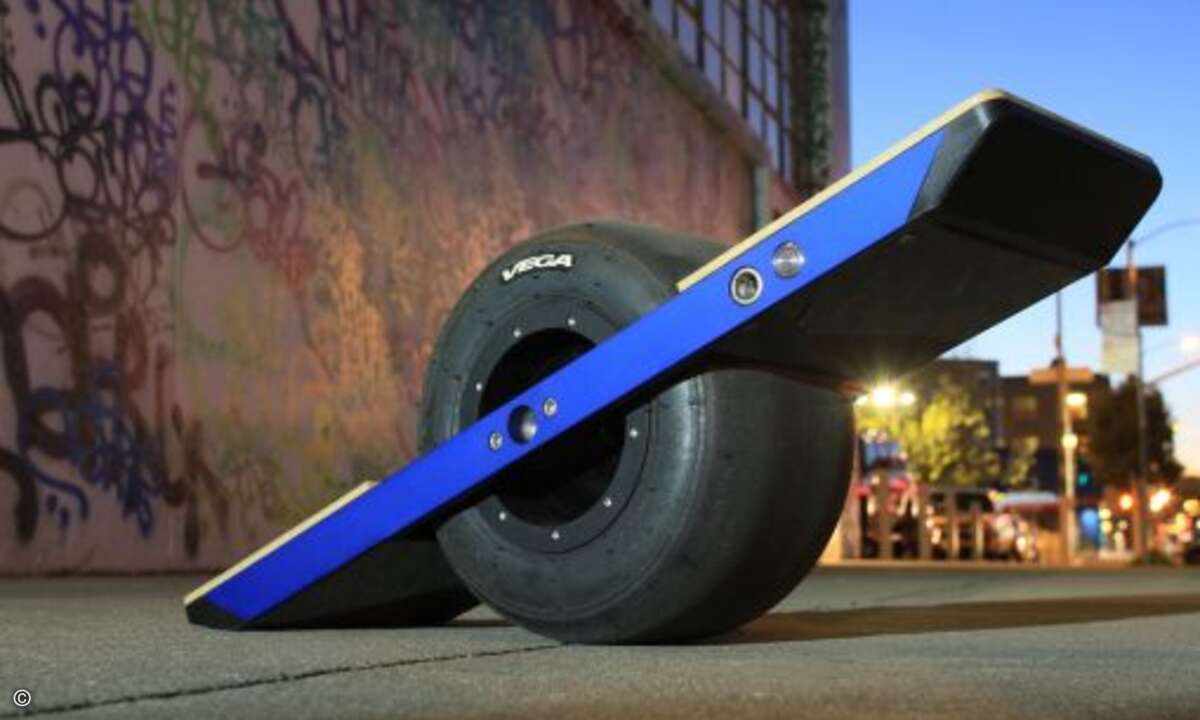 Onewheel auf den Boden stellen... (Foto: Future Motion)