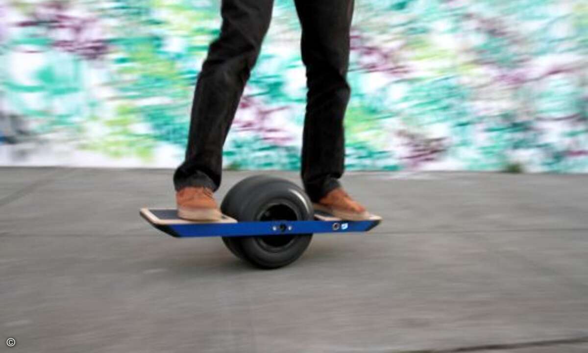 Dank des Kart-Reifens kann man auf verschiedensten Untergründen komfortabel fahren. (Foto: Future Motion)