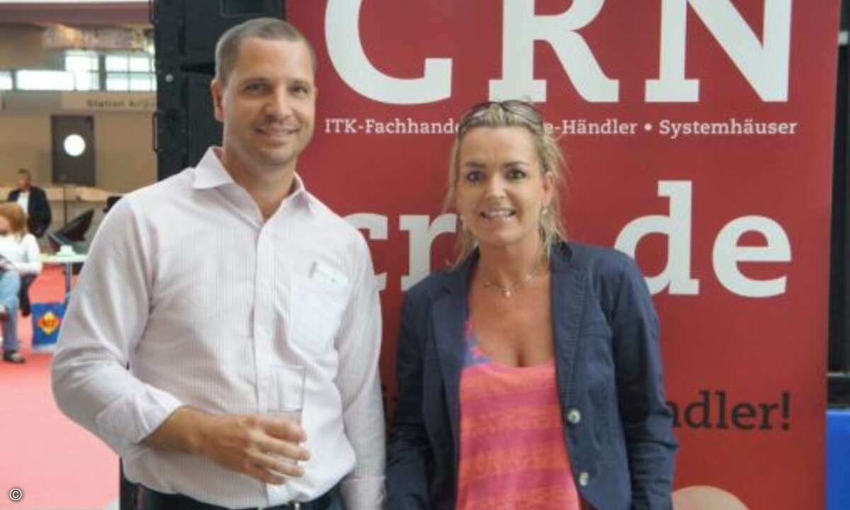 Carolin Schlüter (CRN) und Sven Langenfeld (Microsoft) (Bild: CRN)