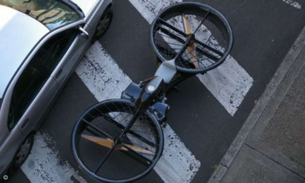 Mit seinen waagrecht gestellten Rädern – den Rotoren – erinnert das Hoverbike des britischen Unternehmens Malloy Aeronautics an die ... (Foto: Malloy Aeronautics)