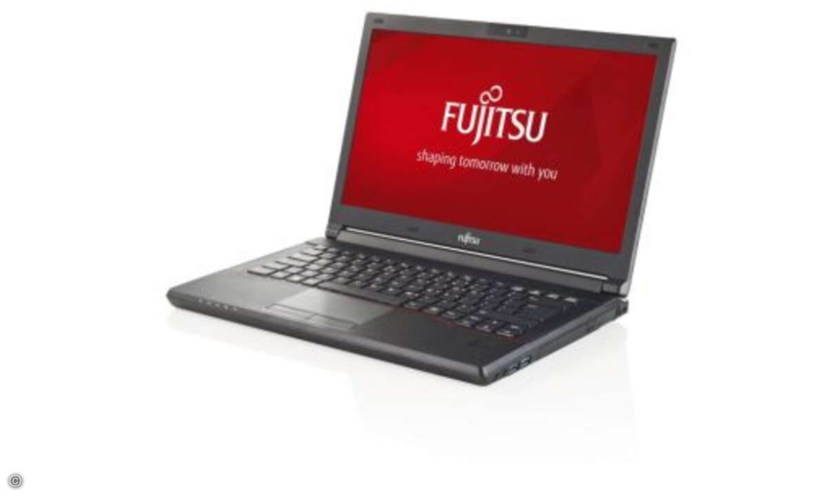 Drei leistungsstarke Akkupakete stehen für das neue Fujitsu »Lifebook E544« zur Wahl (Foto: Fujitsu)
