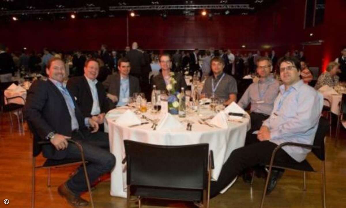 Phil Loewen, (Synerscope), Andre Krass (EMC), Kai Schneiders, Christian Schramm, David Rühl Andreas Pickel und Robert Spiess (alle Fritz & Macziol)