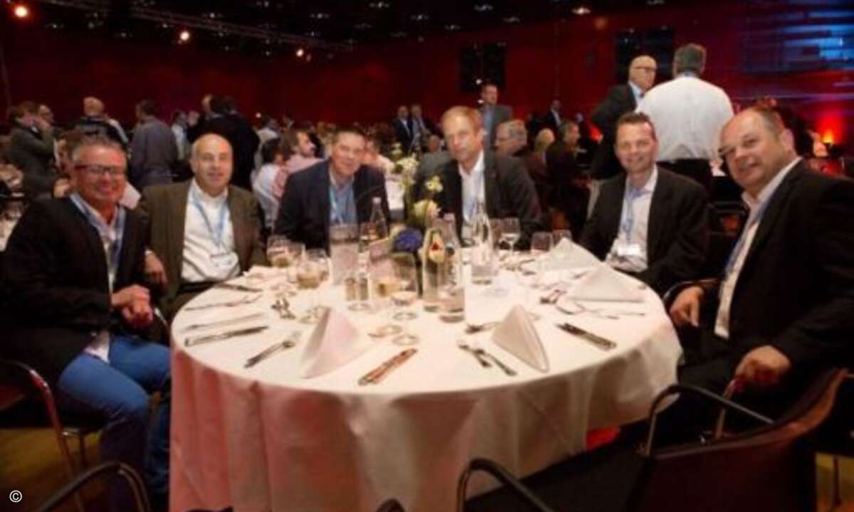 Jörg Schrödel (Telekom), Lothar Boeder (EMC), Udo Welk (EMC), Peter Bilicki (MTI), Michael Roesler und Joachim Rapp (beide EMC)