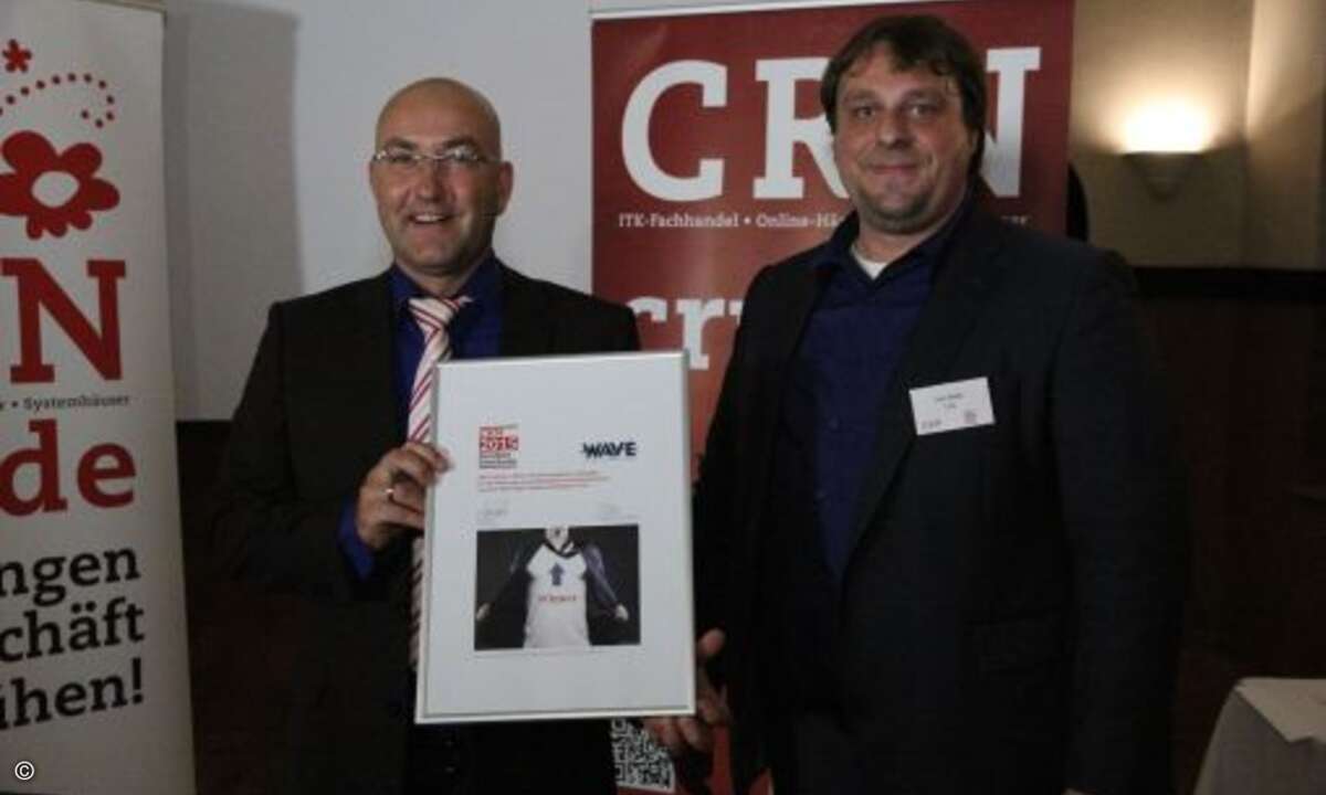 Platz 28: Wave (Note: 2,22)/ Alexander Bachmann von Wave mit Lars Bube (CRN) (Bild: CRN)