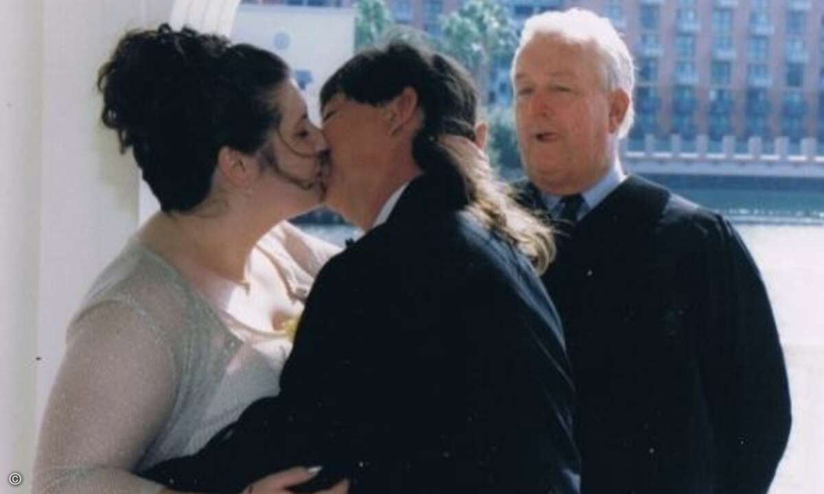 Der wichtigste Moment einer jeden Hochzeit wird vom jeweiligen Priester oder anderweitigen Schamanen mit den Worten eingeläutet