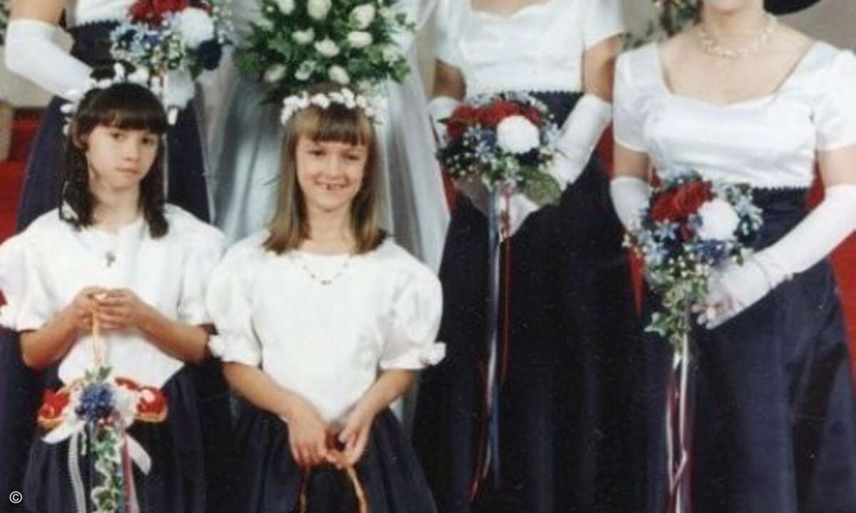 Als der Bräutigam die Brautjungfern warnte, sie sollten vor seinen Freunden auf der Hut sein, wurde er wohl etwas missverstanden. (Foto: Screenshot awkwardfamilyphotos.com)