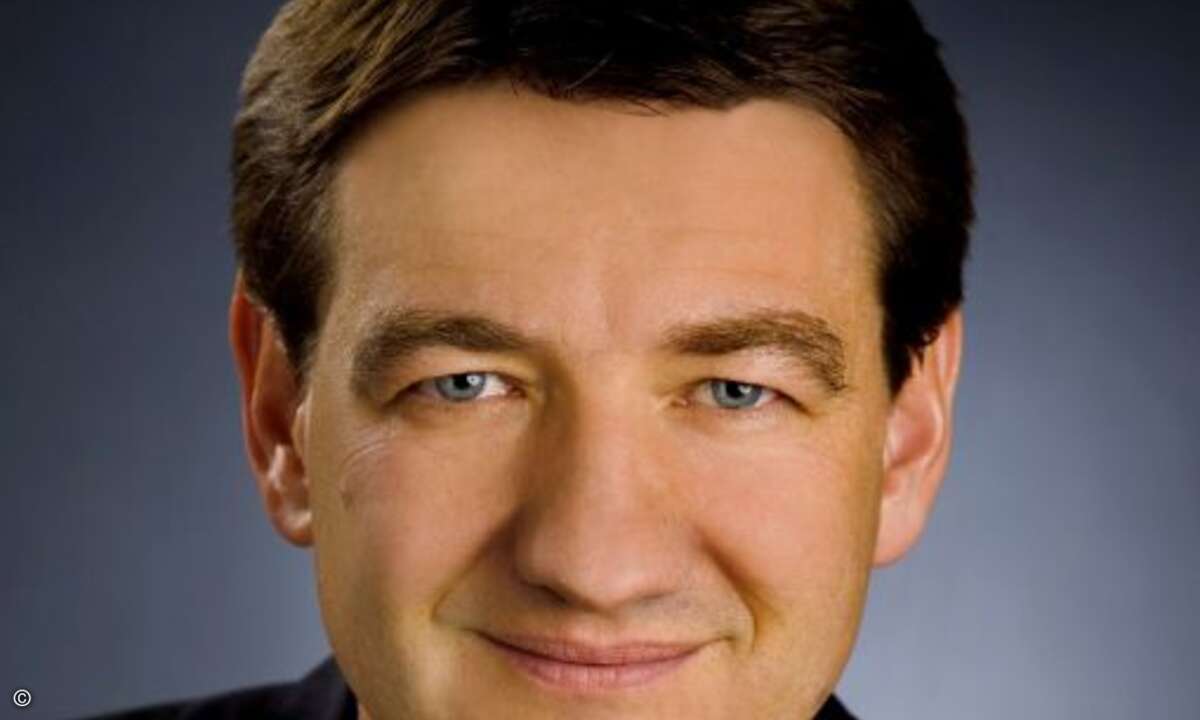 Bernhard Schmid von Global Value Management diskutiert, wie die IT-Branche in der Digitale Ökonomie neue Geschäftsfelder etablieren kann
