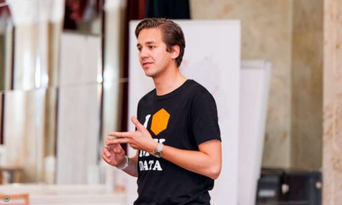 Felix Heinricy (Protonet) präsentiert den Protonet-Server vor Fachpublikum (Bild: CPN)