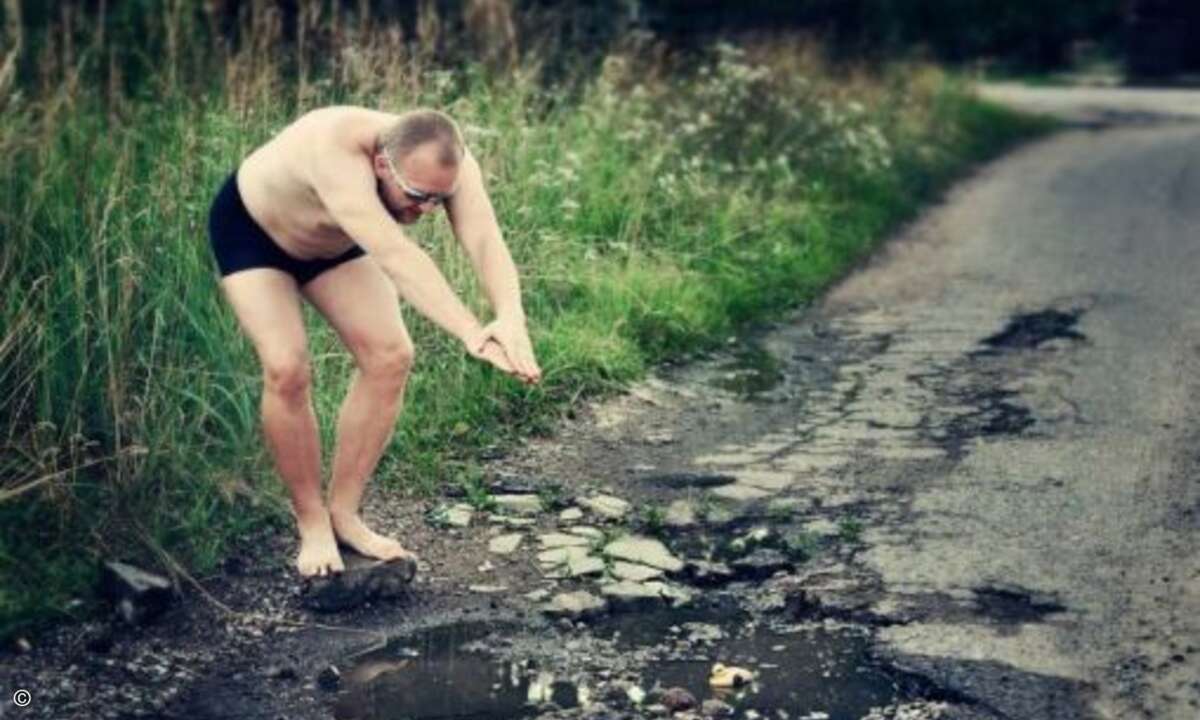 Diesen Kopfsprung sollte man nicht nachmachen (Foto: Bored Panda)