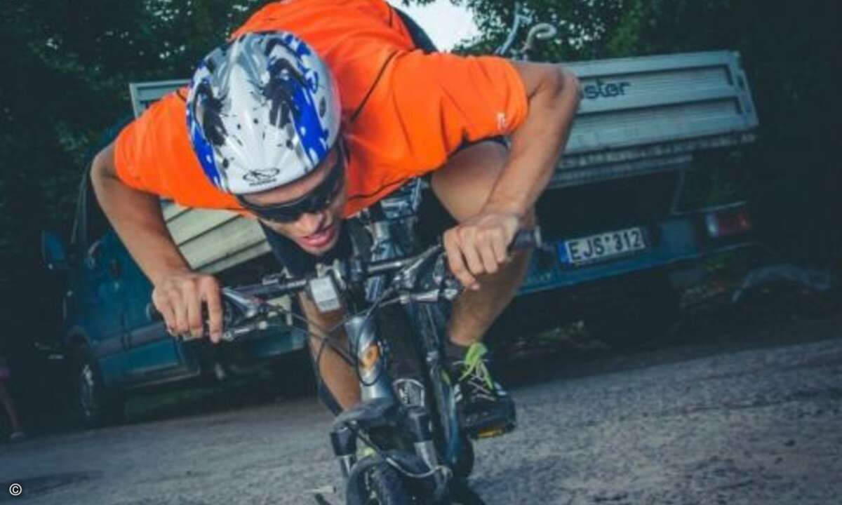 Nicht in unbekannte Gewässer springen und fahren! (Foto: Bored Panda)