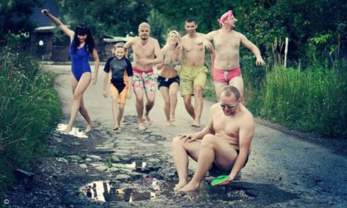 Das städtische Freibad hat zugemacht? Hier gibt es reichlich Alternativen (Foto: Bored Panda)