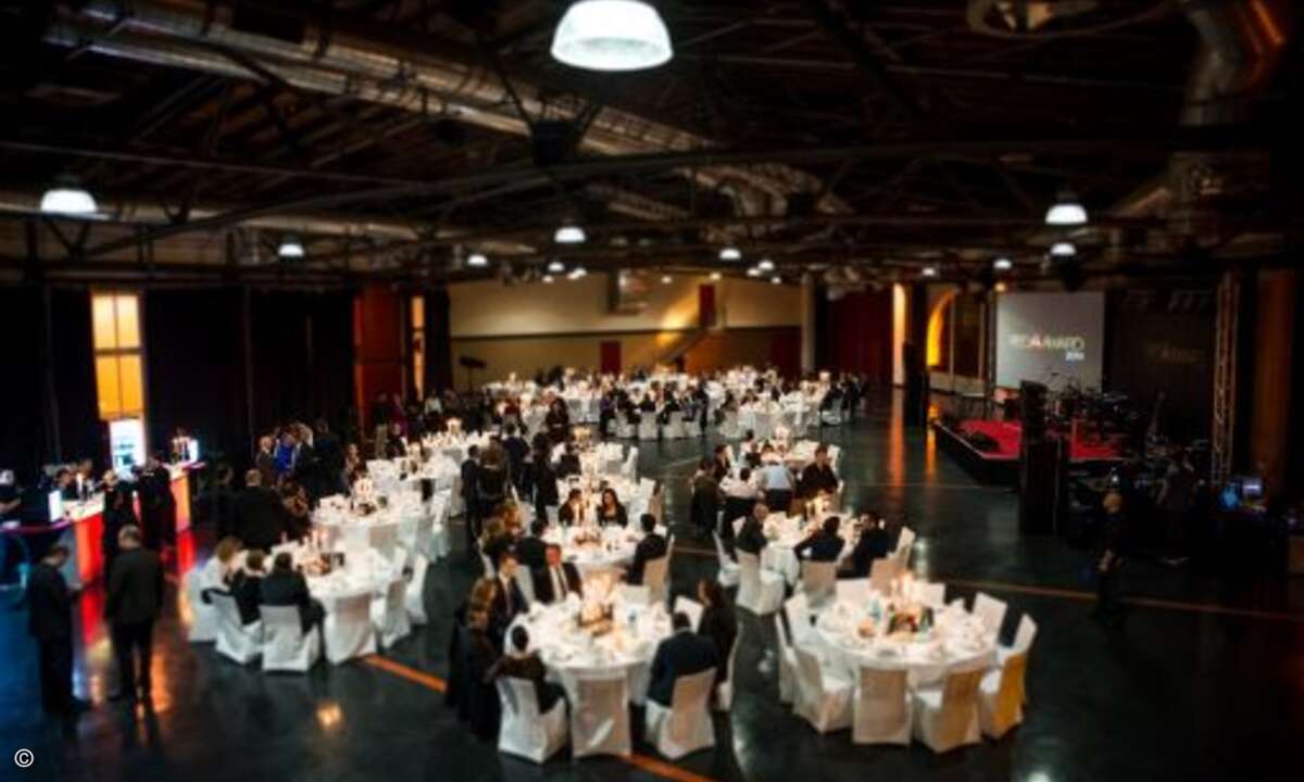 Einsamobile zeichnete im Rahmen einer Gala in der Alten Lokhalle in Mainz seine leistungsstärksten Fachhändler aus (Bild: Einsamobile)