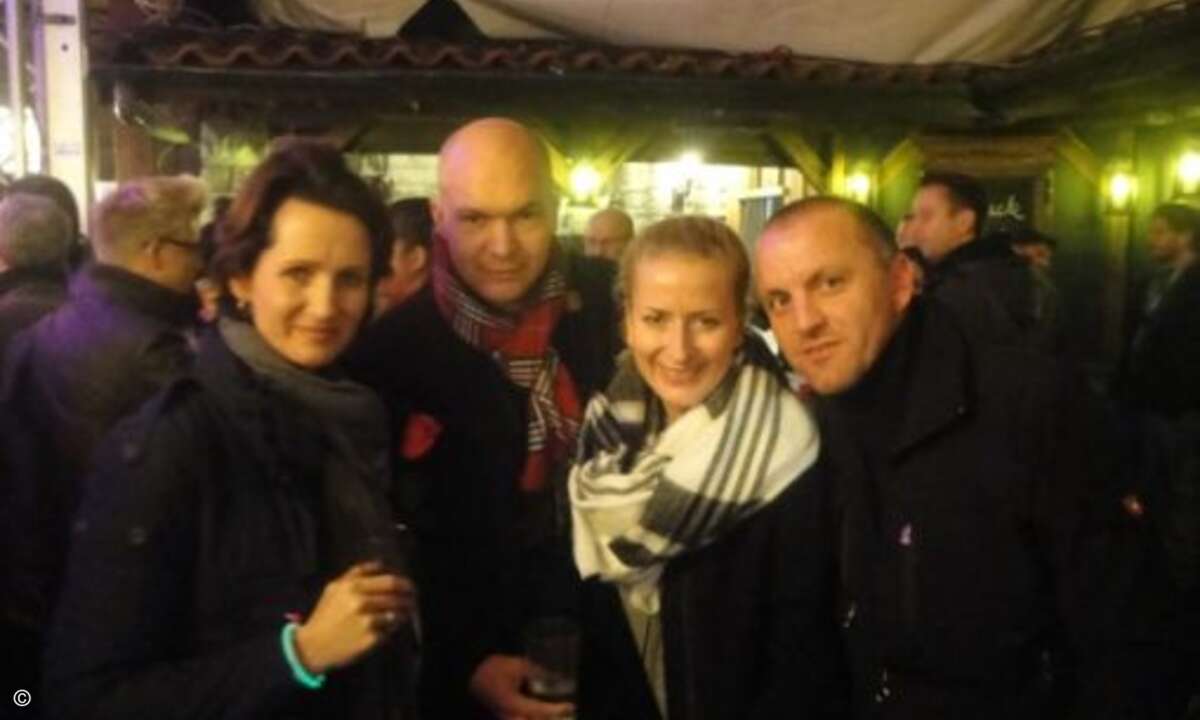 Also-Volume-Chef Stefan Klinglmair (2. v. links) feierte mit seinen Gästen Katja Neumann und Inge Korcak von NEC und Alex Bruchhage (Also) (Bild: CRN)