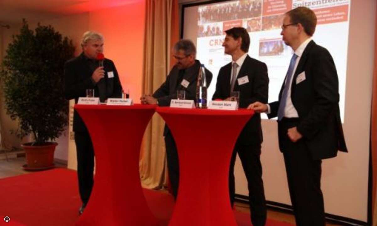CRN-Chefredakteur Martin Fryba (v. links) diskutierte mit Dr. Walter Huber (CGI Deutschland), Dr. Bernhard Schmid (GVM) und Gordon Mühl (SAP) über neue Geschäftsmodelle in der Digitalen Ökonomie (Foto: A. Juranits)