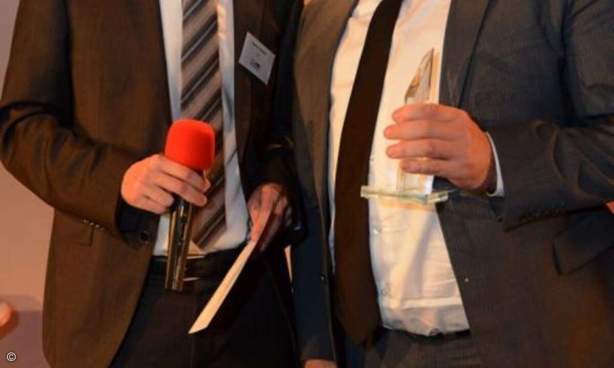 Den Start machte Volker Zinser von Kaspersky, der eine Auszeichnung in der Kategorie Security erhielt