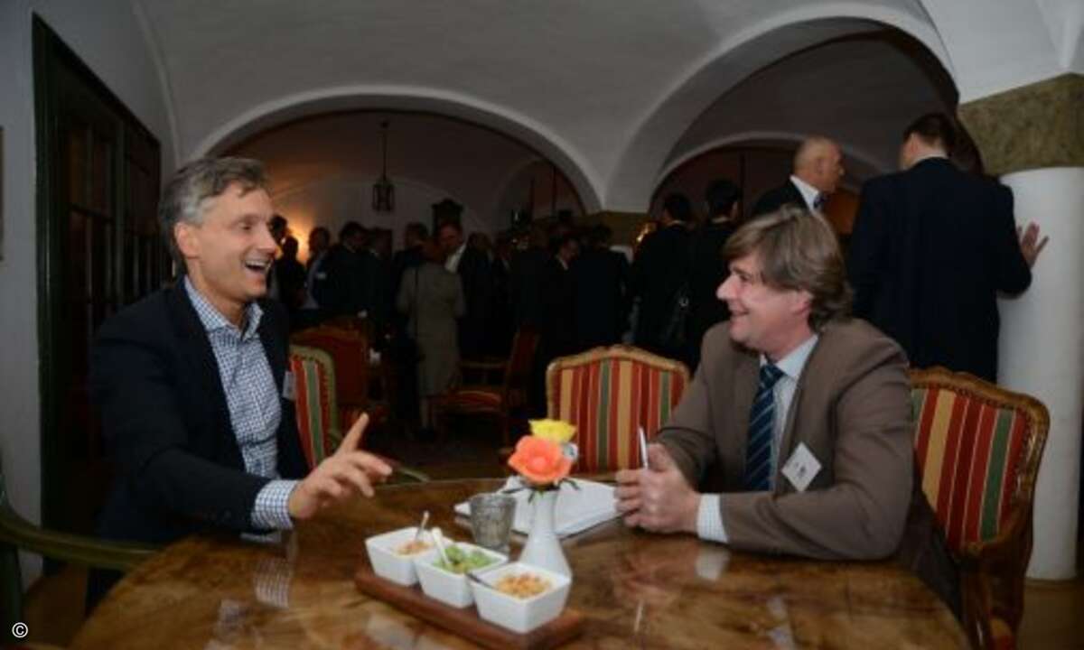 Marc Müller von Tech Data im angeregten Austausch mit dem CRN-Distributionsexperten Peter-August Schulte (Foto: CRN)