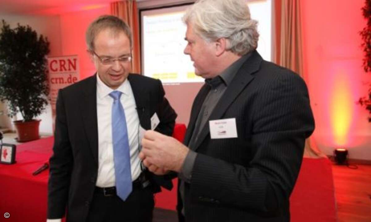 CRN-Chefredakteur Martin Fryba dankte dem SAP-CTO für den unterhaltsamen und lehrreichen Vortrag (Bild: CRN)