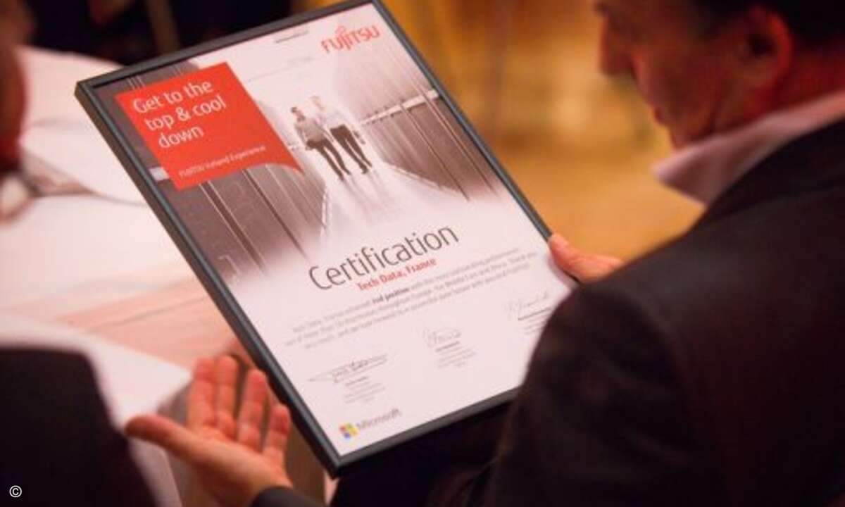 Awards gab es für besondere Leistungen im Rahmen des SELECT-Partnerprogrammes in der EMEIA-Region Foto: Fujitsu)