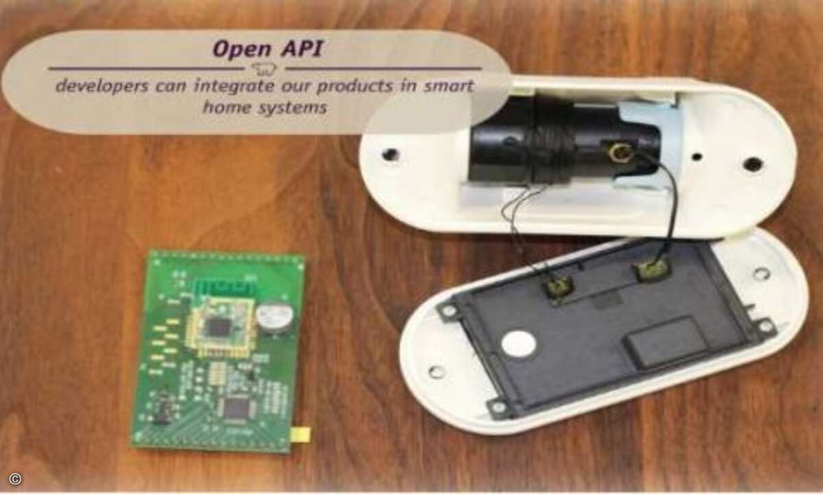 Dank der offenen API lässt sich der amphiro b1 mit bestehenden Smart-Home-Produkten kombinieren. Smartphones und Tablets müssen Bluetooth-4.0- oder -4.1-fähig sein, um die Daten vom Smart Meter empfangen zu können (Foto: Amphiro / Kickstarter)