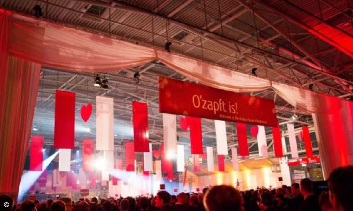 Der Himmel der Bayern wurde kurzerhand auf das Fujitsu Forum verlagert (Foto: Fujitsu)