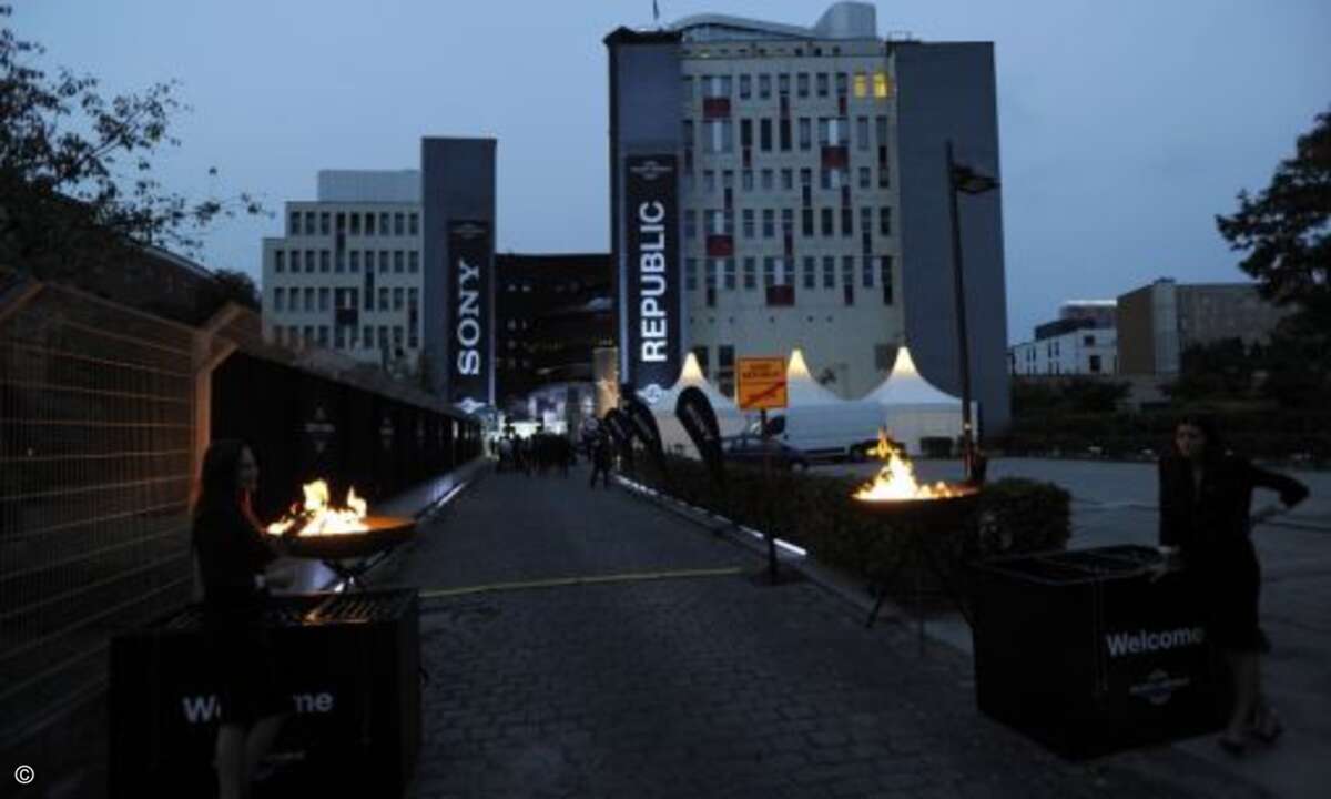Exklusive Location für den Launch-Event: Das Berliner E-Werk (Bild: Sony)