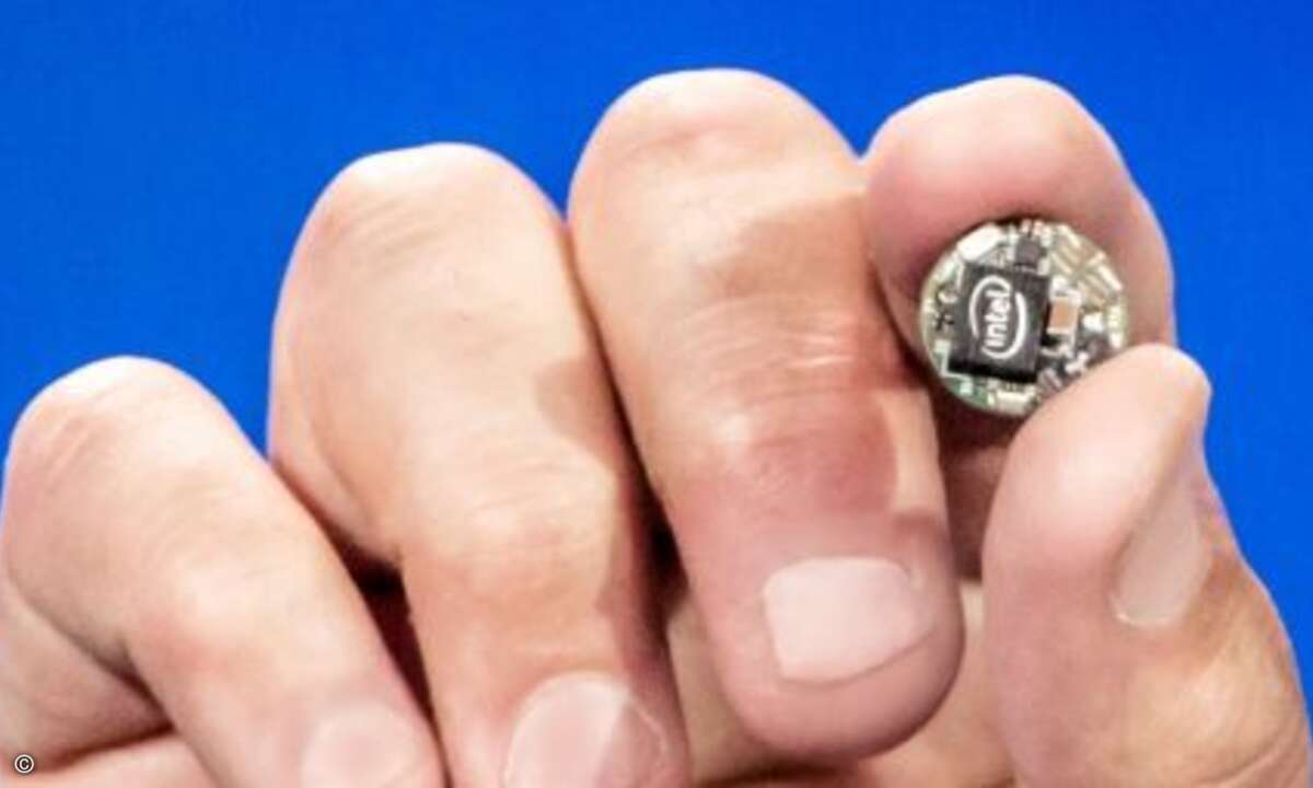 Intels neues Modul Curie ist nicht größer als ein Druckknopf (Bild: Intel)