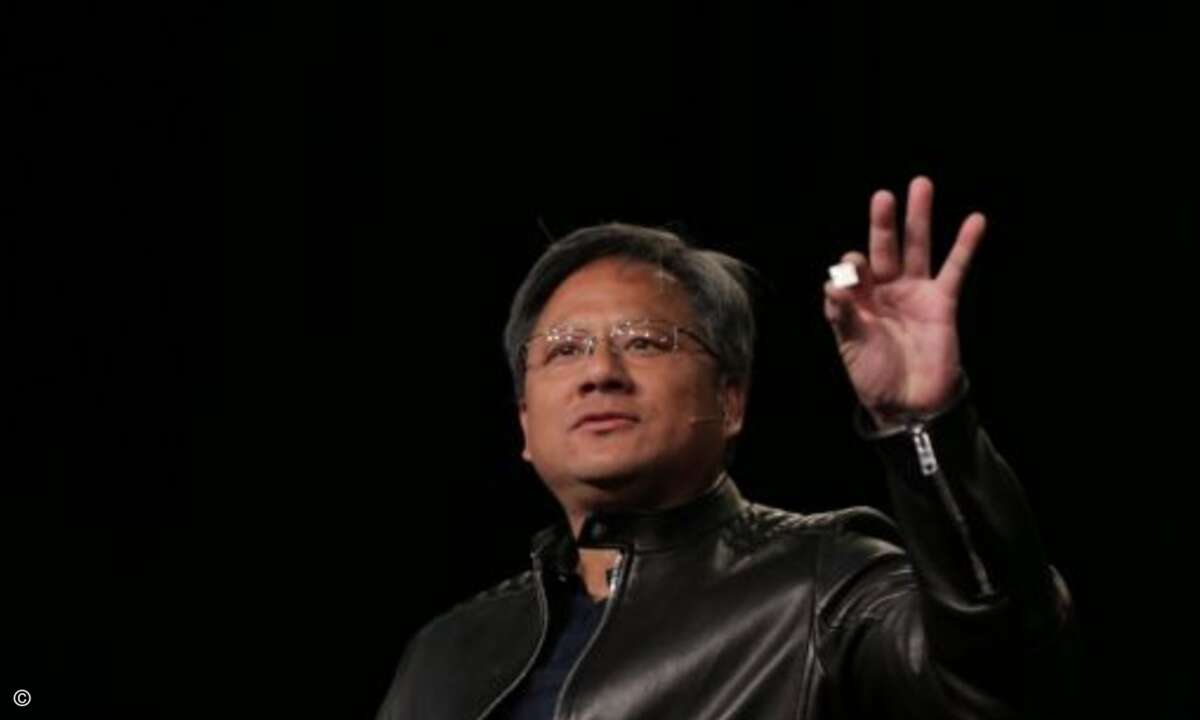 Nvidia-CEO Jen-Hsun Huang präsentiert den High-Performance-SoC »Tegra X1« (Bild: Nvidia)